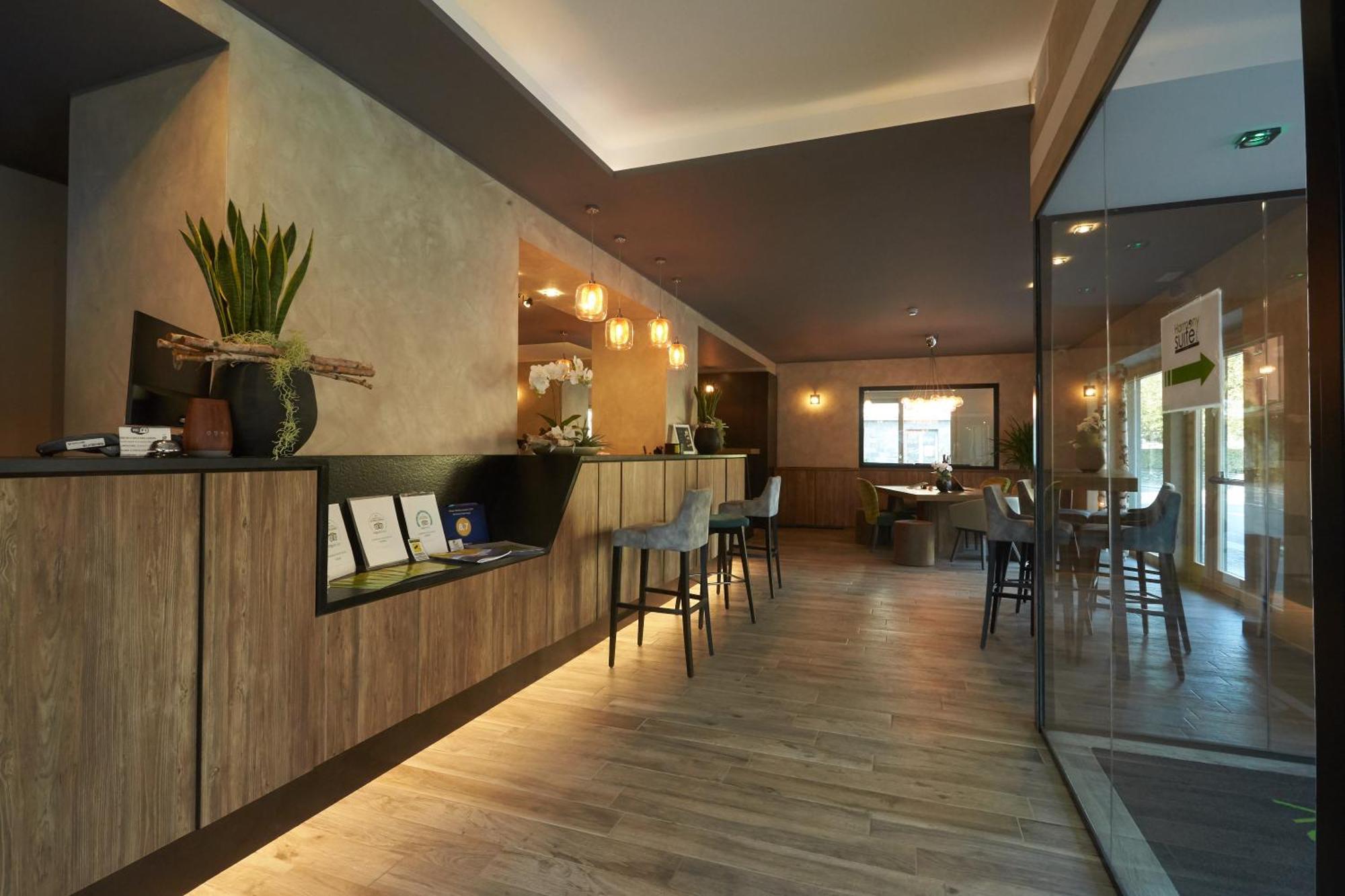Harmony Suite Hotel เซลวีโน ภายนอก รูปภาพ