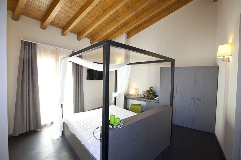 Harmony Suite Hotel เซลวีโน ภายนอก รูปภาพ