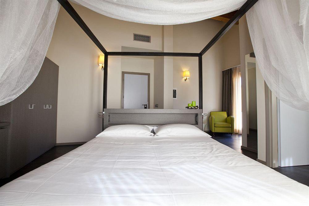 Harmony Suite Hotel เซลวีโน ภายนอก รูปภาพ
