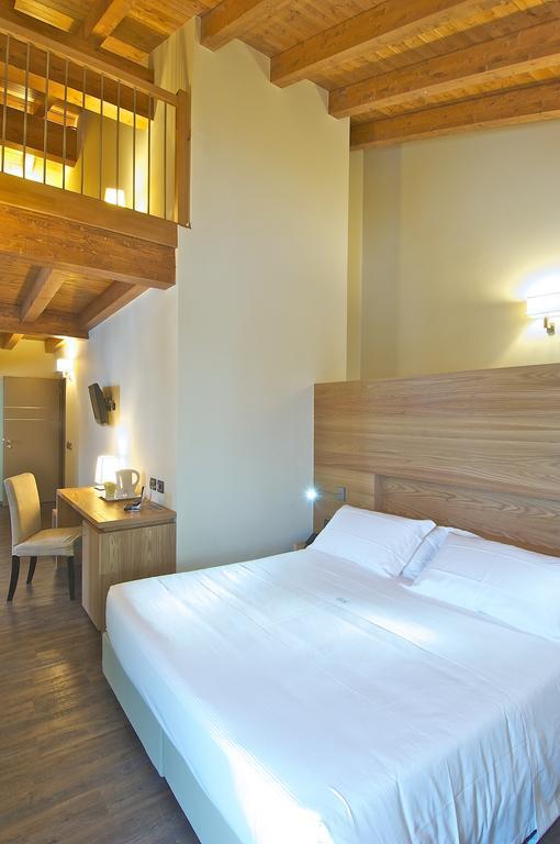 Harmony Suite Hotel เซลวีโน ภายนอก รูปภาพ