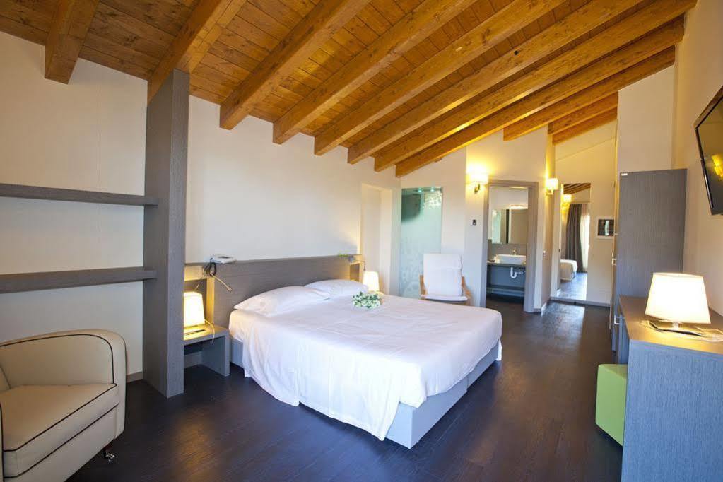 Harmony Suite Hotel เซลวีโน ภายนอก รูปภาพ